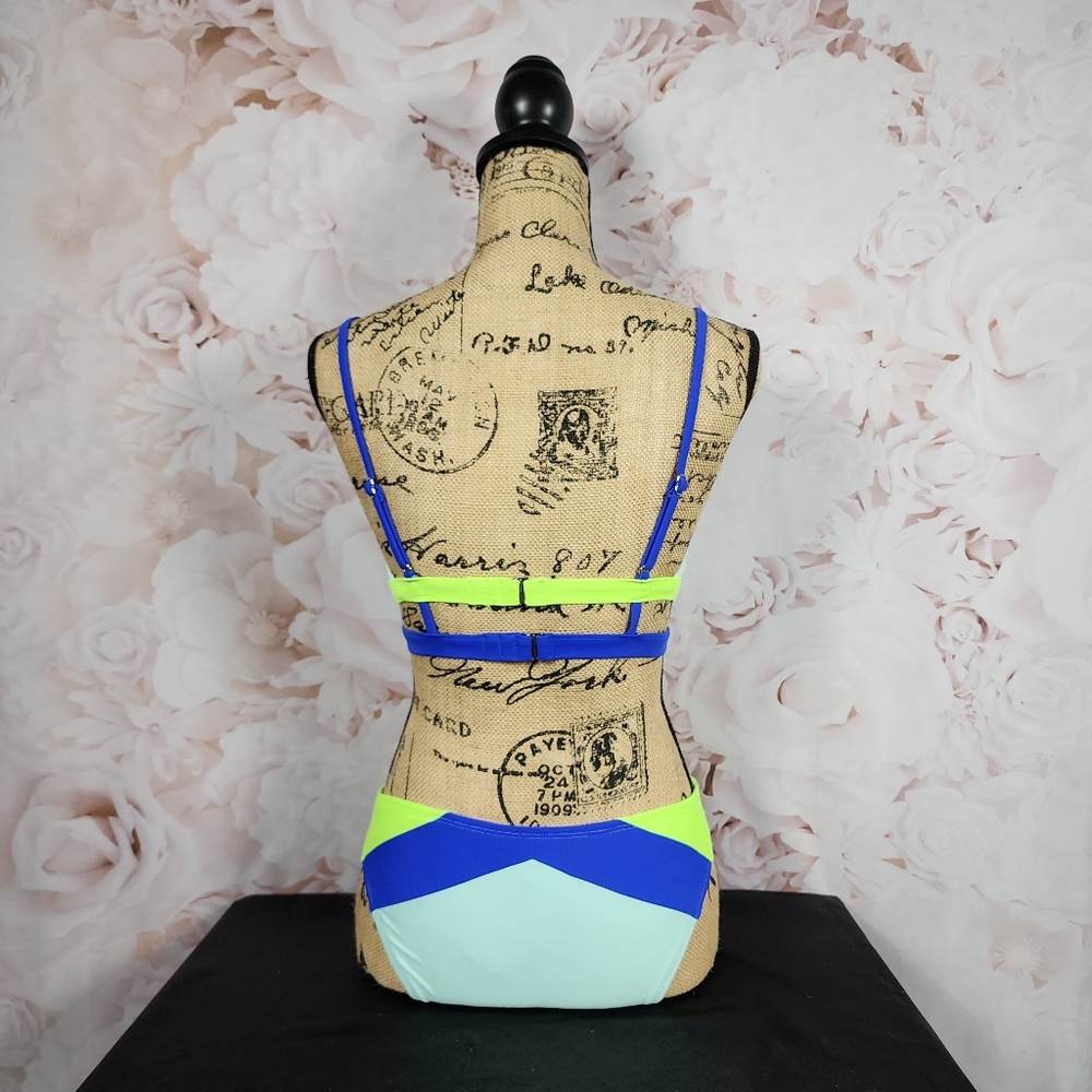 Green and Blue Colorblock Push-Up Cheeky Bikini Set - Picture 4 of 16